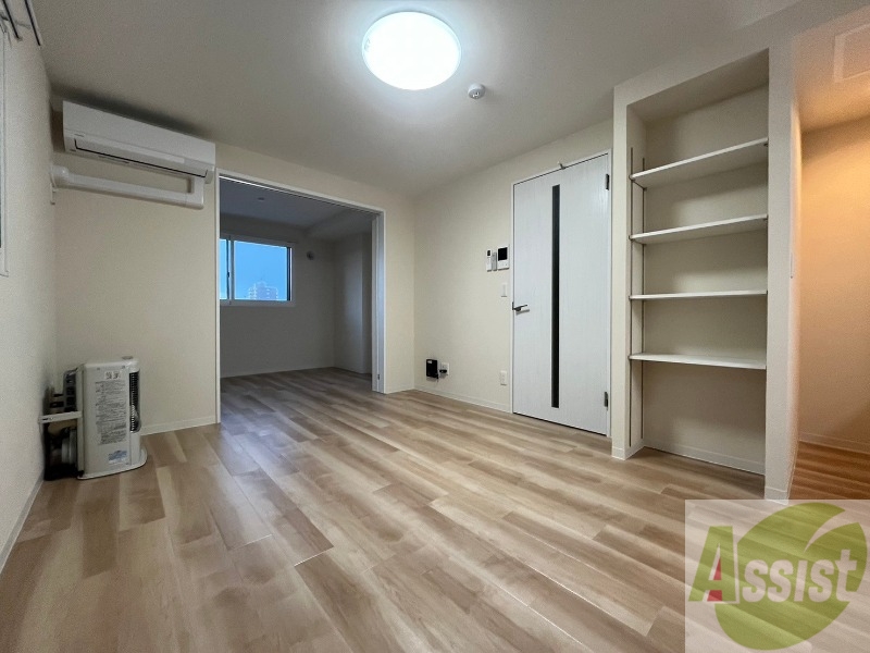 居室・リビング　広くてきれいなリビングです！快適に過ごせそうですね。