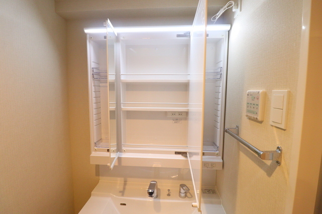 収納　洗面台収納