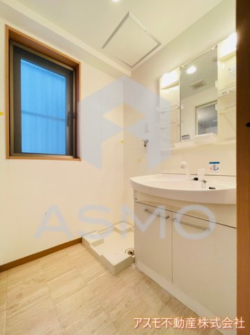 洗面設備　同マンション別部屋　参考写真