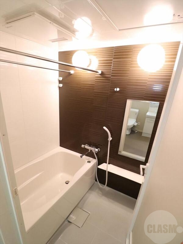 バス・シャワールーム　浴室暖房乾燥機能つき