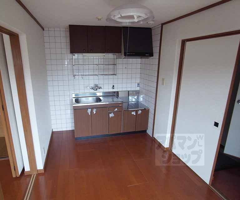 居室・リビング　広めのキッチン部分