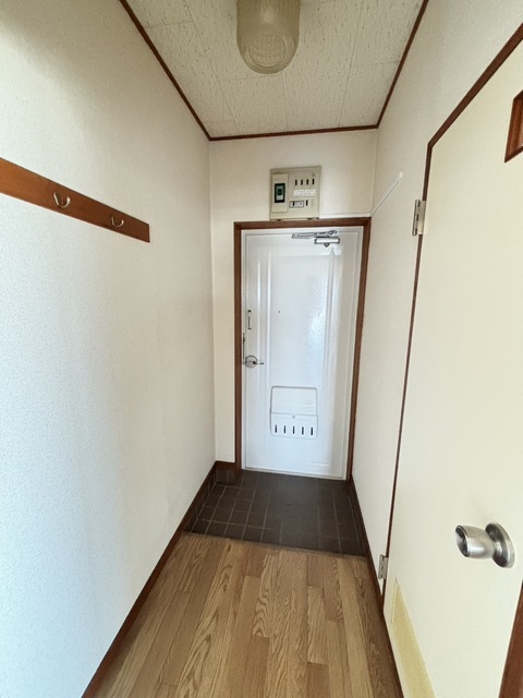 玄関　別部屋参考写真です