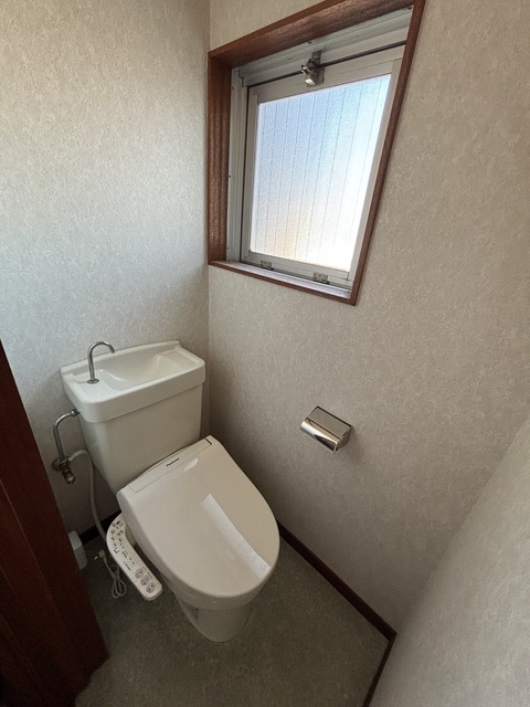 トイレ　別部屋参考写真です