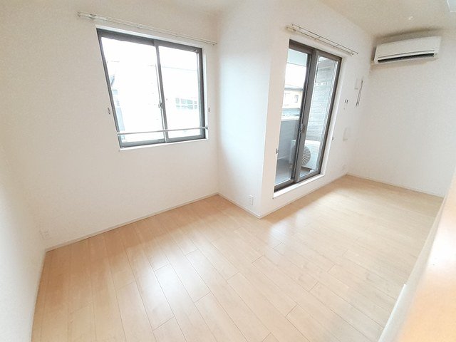 居室・リビング　居間です