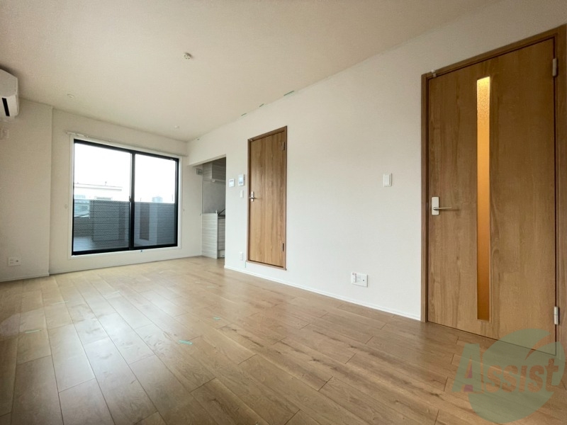 居室・リビング　１０．４帖のＬＤＫです。陽当たりが良さそうですね。