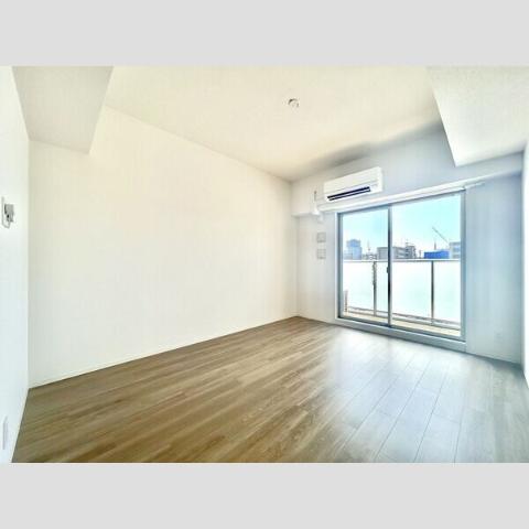 居室・リビング　室内