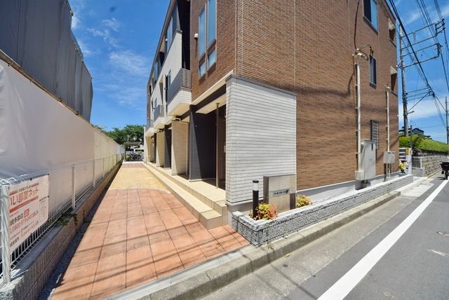 エントランス　★お部屋探しはタウンハウジング稲田堤店まで★