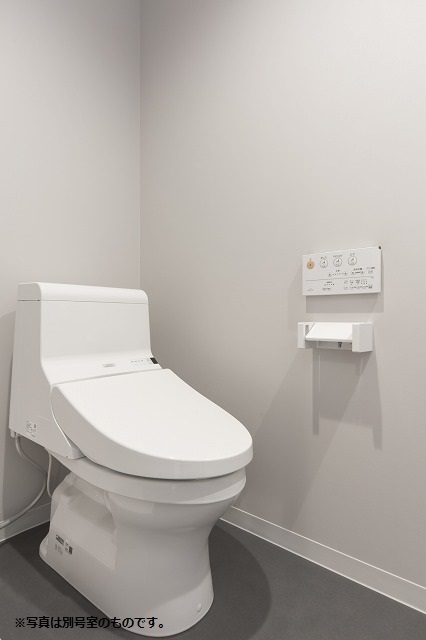 トイレ　別部屋の写真です