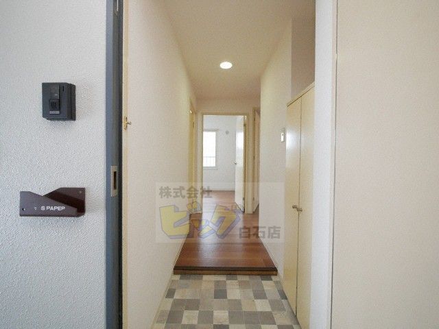 玄関　広々とした玄関です♪