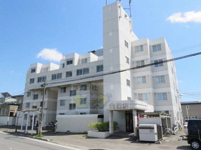 建物外観　３ＬＤＫタイプの鉄筋ファミリータイプです♪