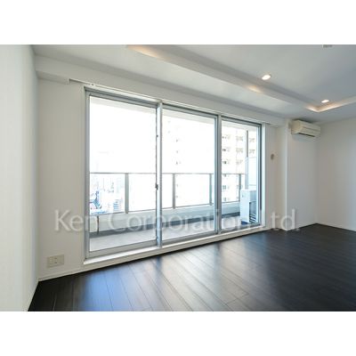 居室・リビング　同タイプ21階のお部屋を撮影。仕様が異なることがあります。