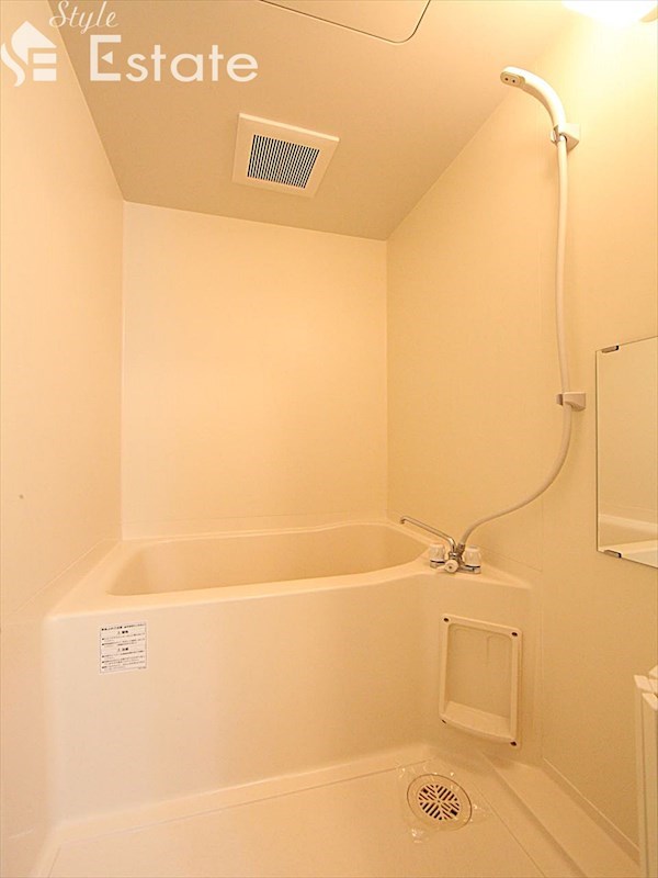 バス・シャワールーム　バスルーム