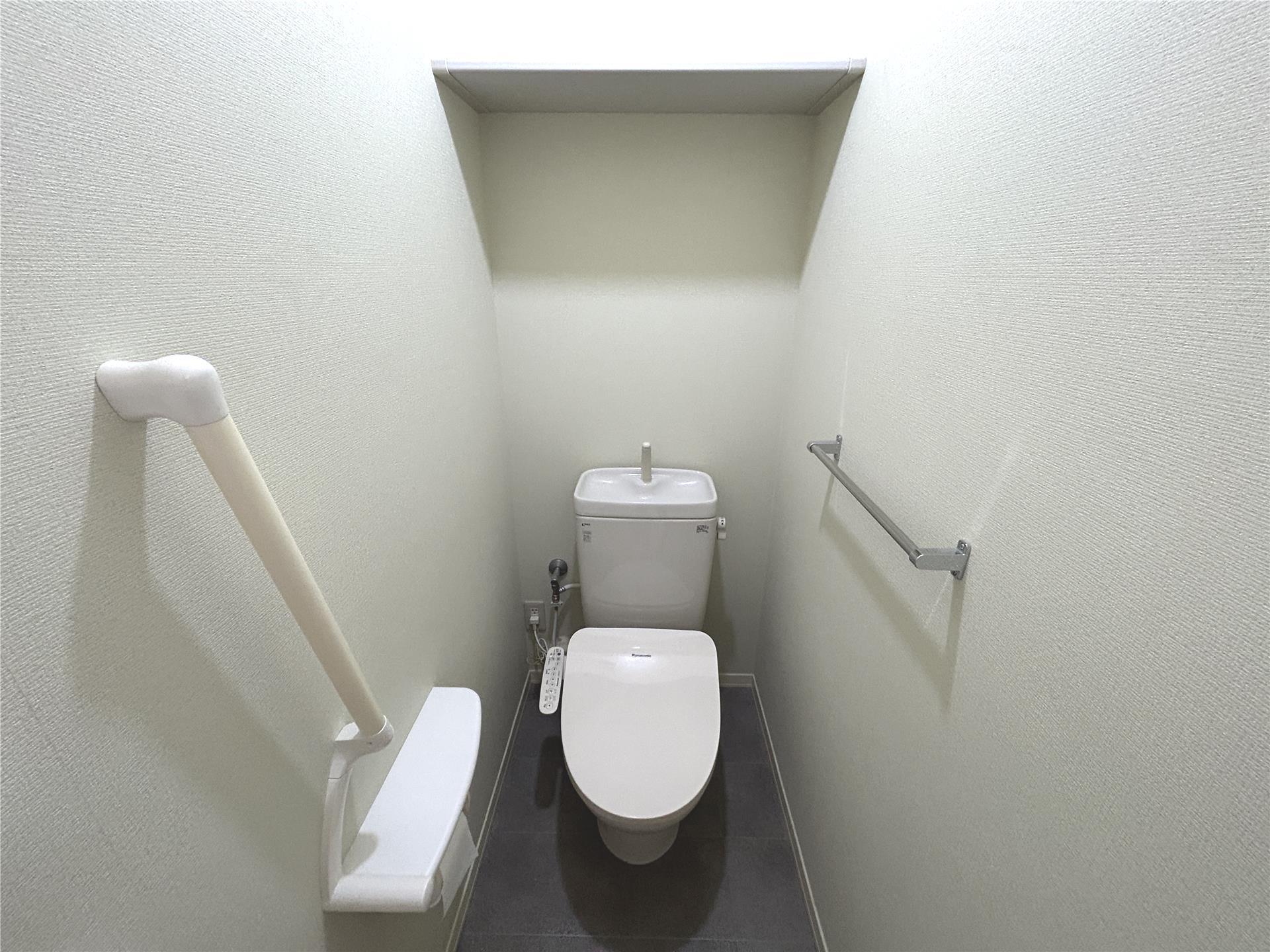 トイレ　同タイプ、別部屋写真