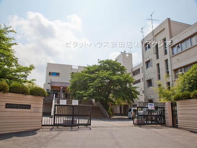 中学校　越谷市立富士中学校（中学校）まで1301m