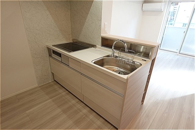 キッチン　システムキッチン（ＩＨ・タッチレス水栓）