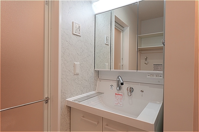 洗面設備　洗髪洗面化粧台