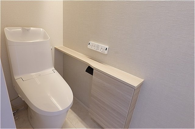 トイレ　温水洗浄暖房便座のトイレ