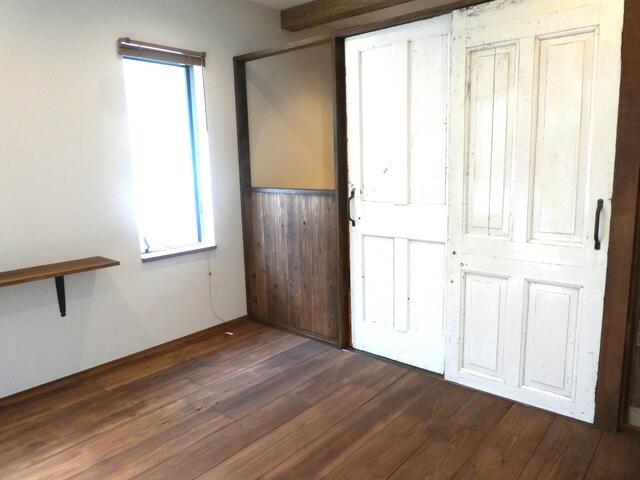 居室・リビング　こちらの居間で趣味の時間をお楽しみください