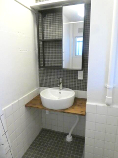 洗面設備　使いやすい独立洗面台です