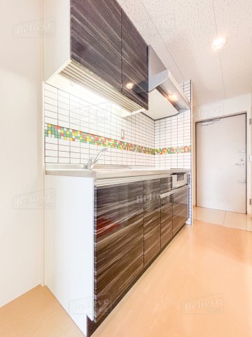 キッチン　3口IHコンロ・グリル付のシステムキッチンです♪