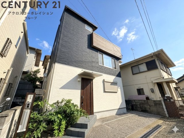 建物外観　敷地内駐車場あります！
