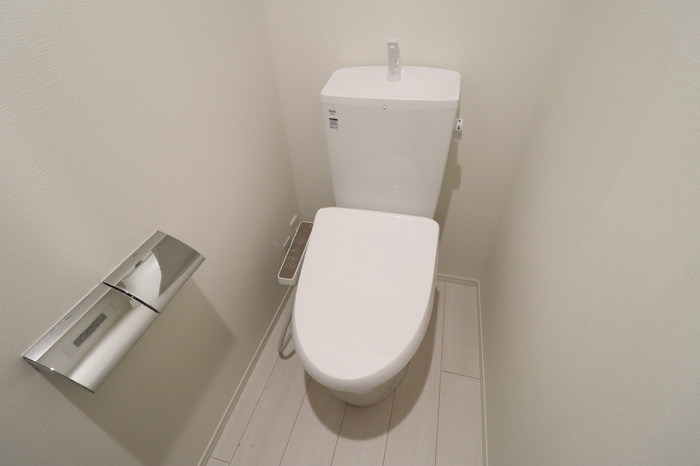 トイレ　温水洗浄暖房便座