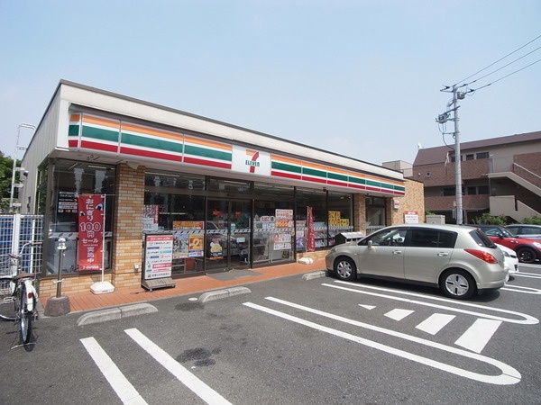コンビニ　セブンイレブン世田谷成城1丁目店（コンビニ）まで608m