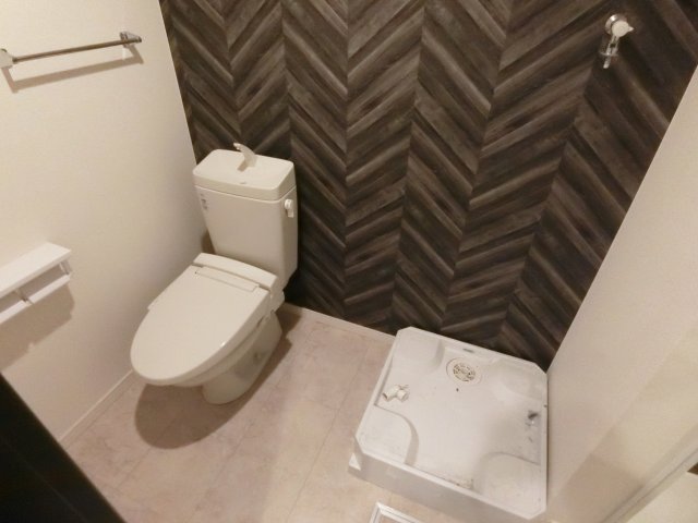 トイレ　他のお部屋の参考写真となります。