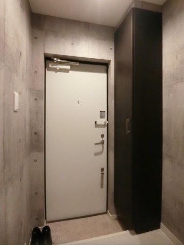 玄関　他のお部屋の参考写真となります。