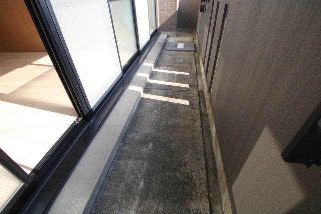 バルコニー　※別部屋の参考写真のため、現状優先です。