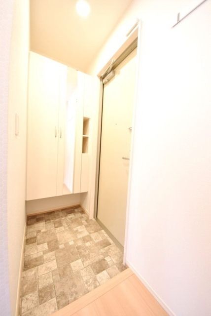 玄関　同施工メーカーによるイメージ