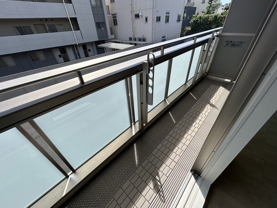 バルコニー　※別号室の写真です。