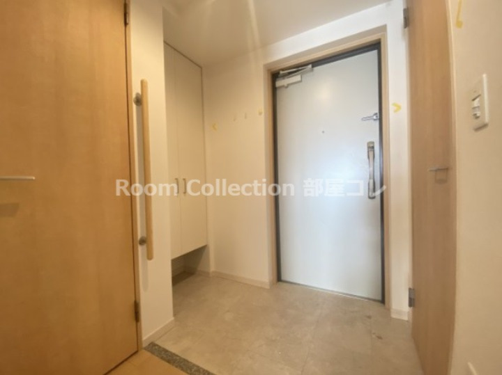 玄関　※同物件他部屋写真 反転の場合有