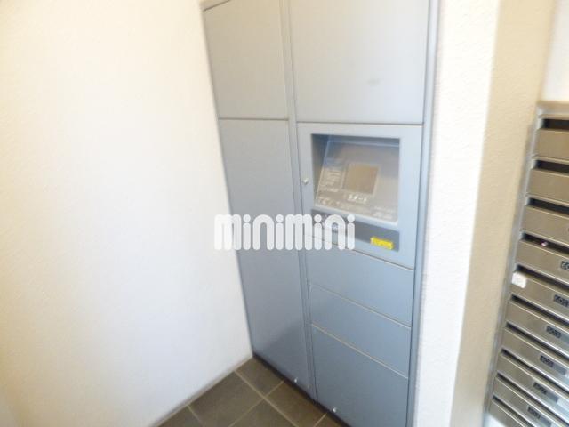 エントランス　宅配ロッカーあります。