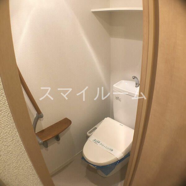 トイレ　別部屋参考写真となります。