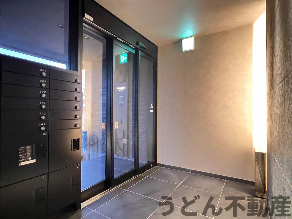 エントランス　うどん県のお部屋探しはうどん不動産へ うどんちゃんとLINE