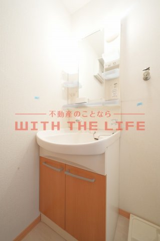 洗面設備　朝の支度にも助かる、独立の洗髪洗面化粧台