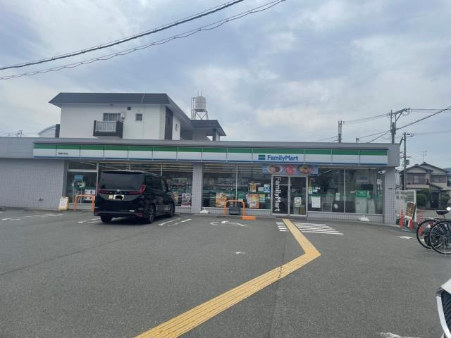 コンビニ　ファミリーマート（コンビニ）まで431m