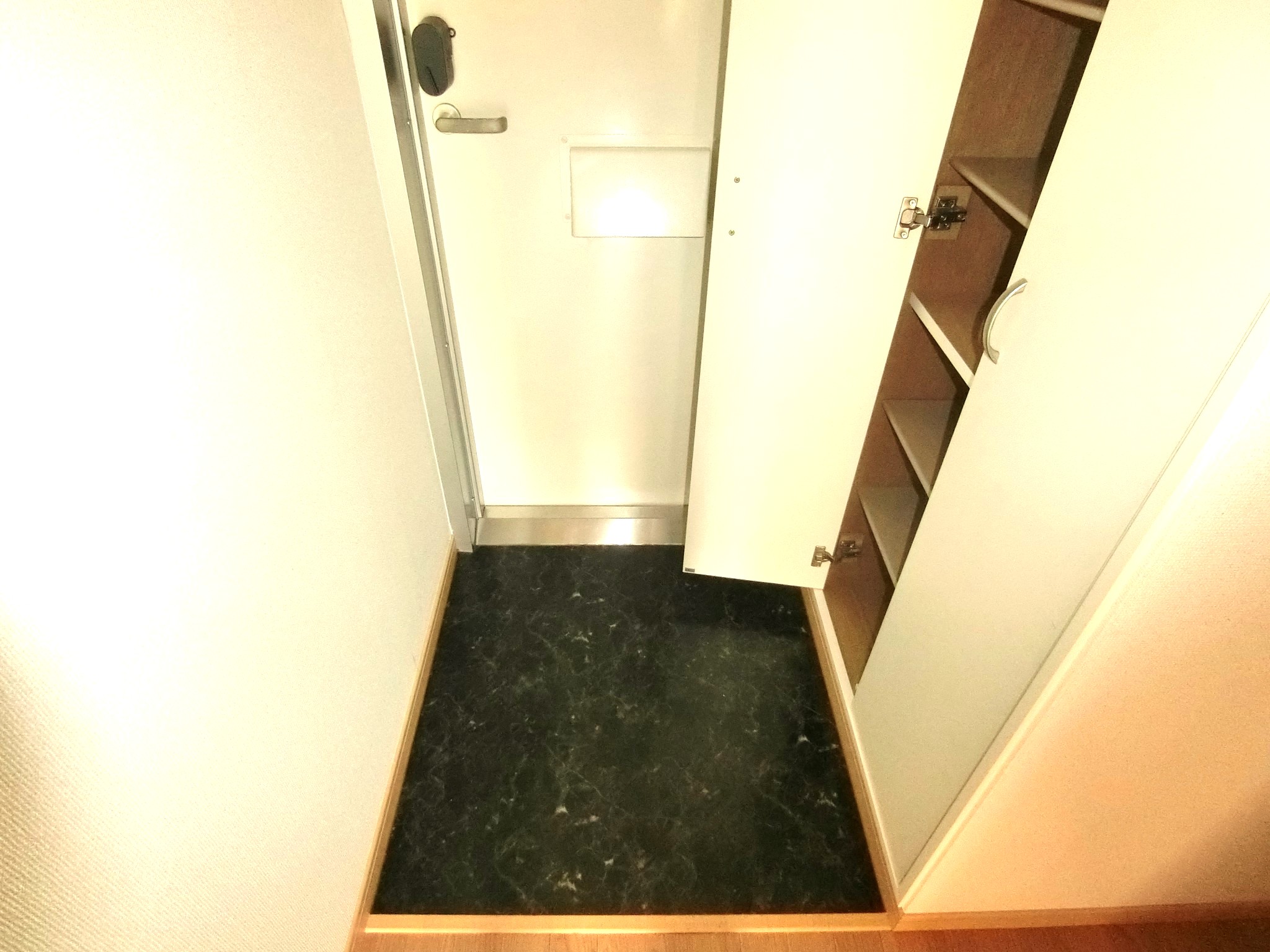 玄関　シューズボックスを完備です☆