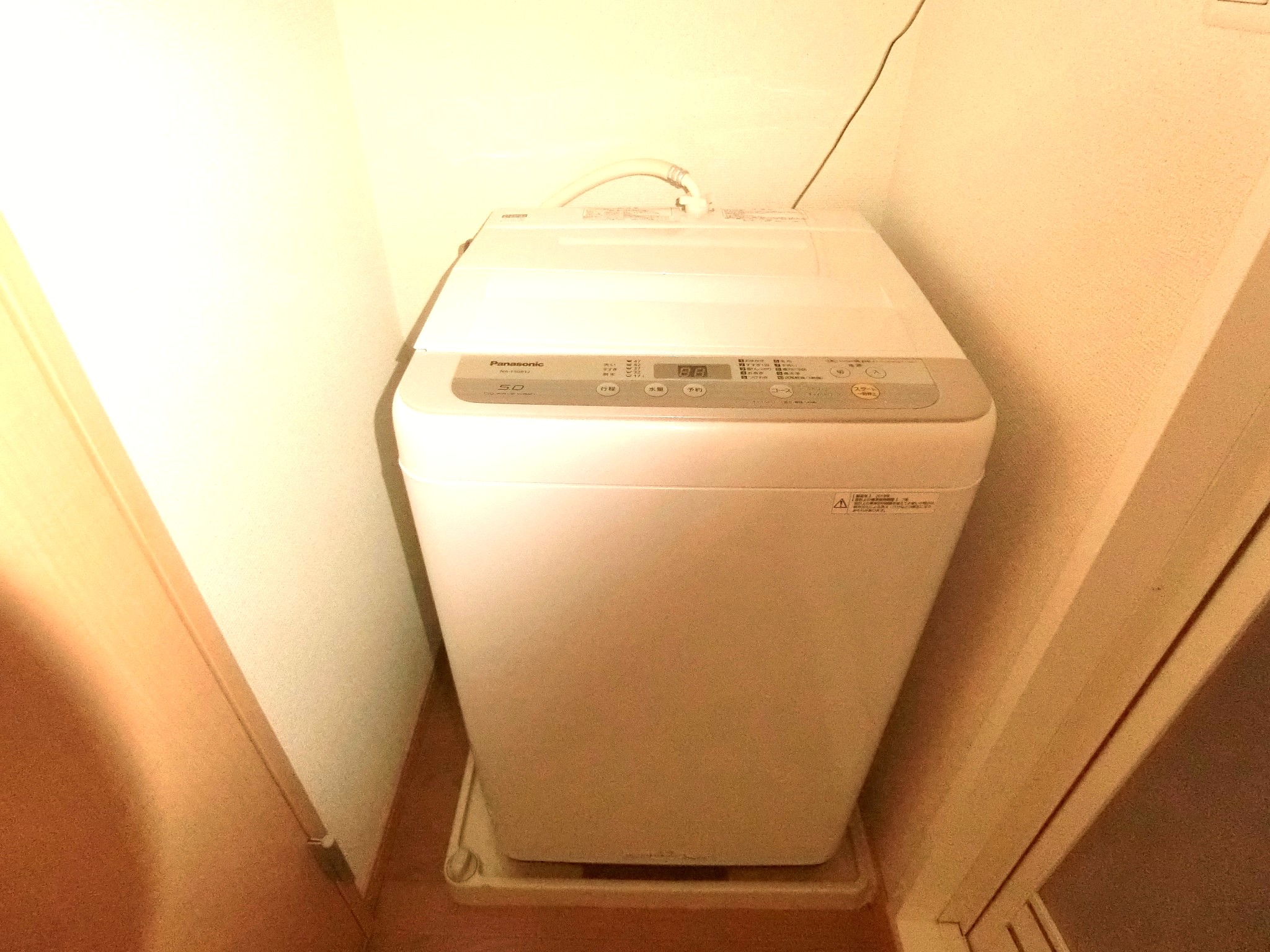 洗面設備　室内に全自動洗濯機を完備です☆