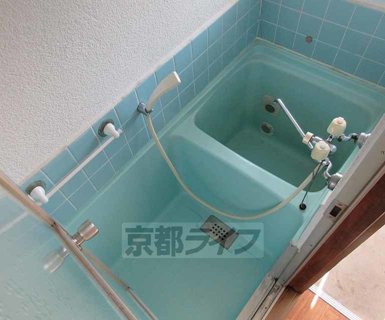 バス・シャワールーム　レトロなバスです