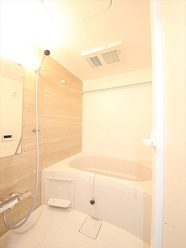 バス・シャワールーム　バスルーム