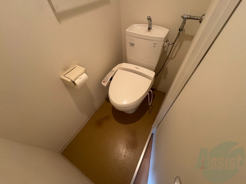 トイレ　トイレです。ウォシュレット付を探している方、おすすめです。