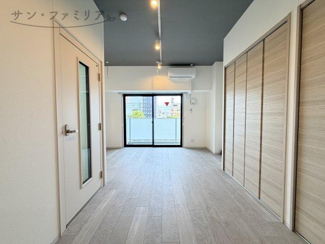 居室・リビング　同一物件別部屋写真