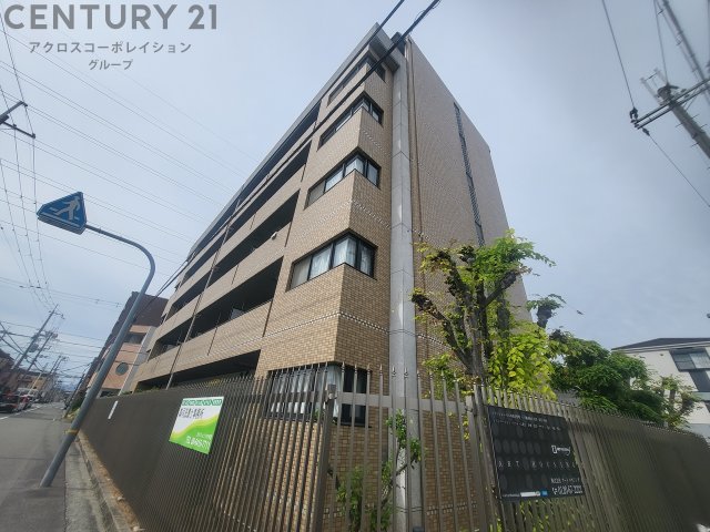 建物外観　エレベーター付きで重たい荷物も便利です♪