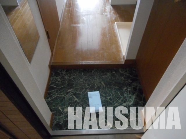 玄関　※他号室写真使用※反転