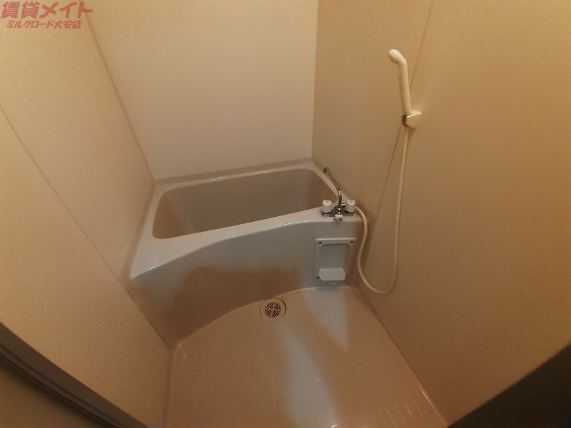 バス・シャワールーム　同型参考写真