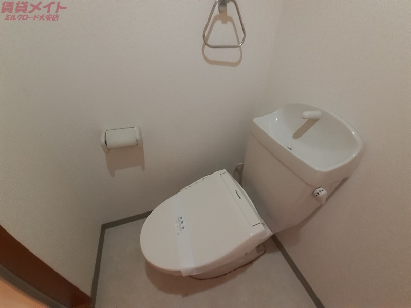 トイレ　同型参考写真