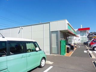 コンビニ　ローソンストア100 LS高浜湯山町店（コンビニ）まで166m