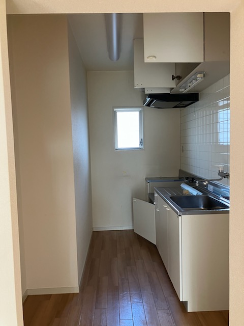 キッチン　他の部屋の写真になります。 フルリフォーム予定です。